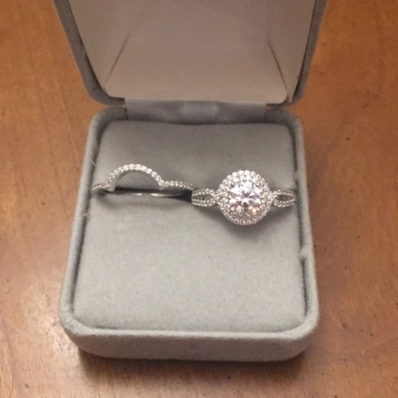 STERLING SILVER AND CZ WEDDING SET - Picture 2 of 8